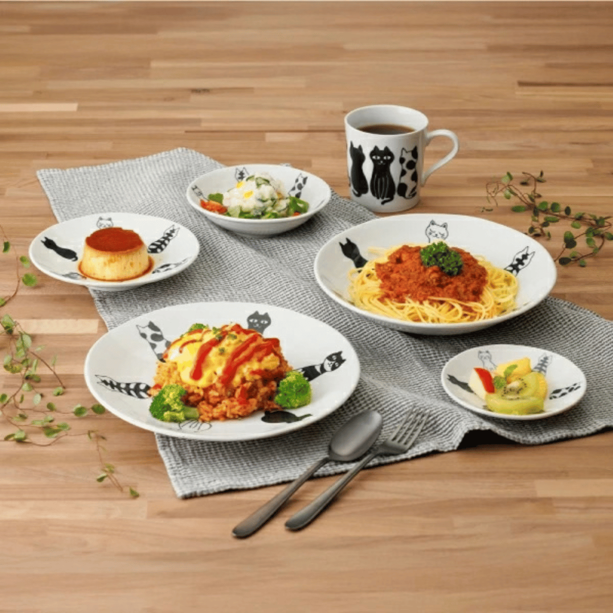 おすわりネコ カレー皿・サラダ鉢 4個セット|猫柄のかわいい食器