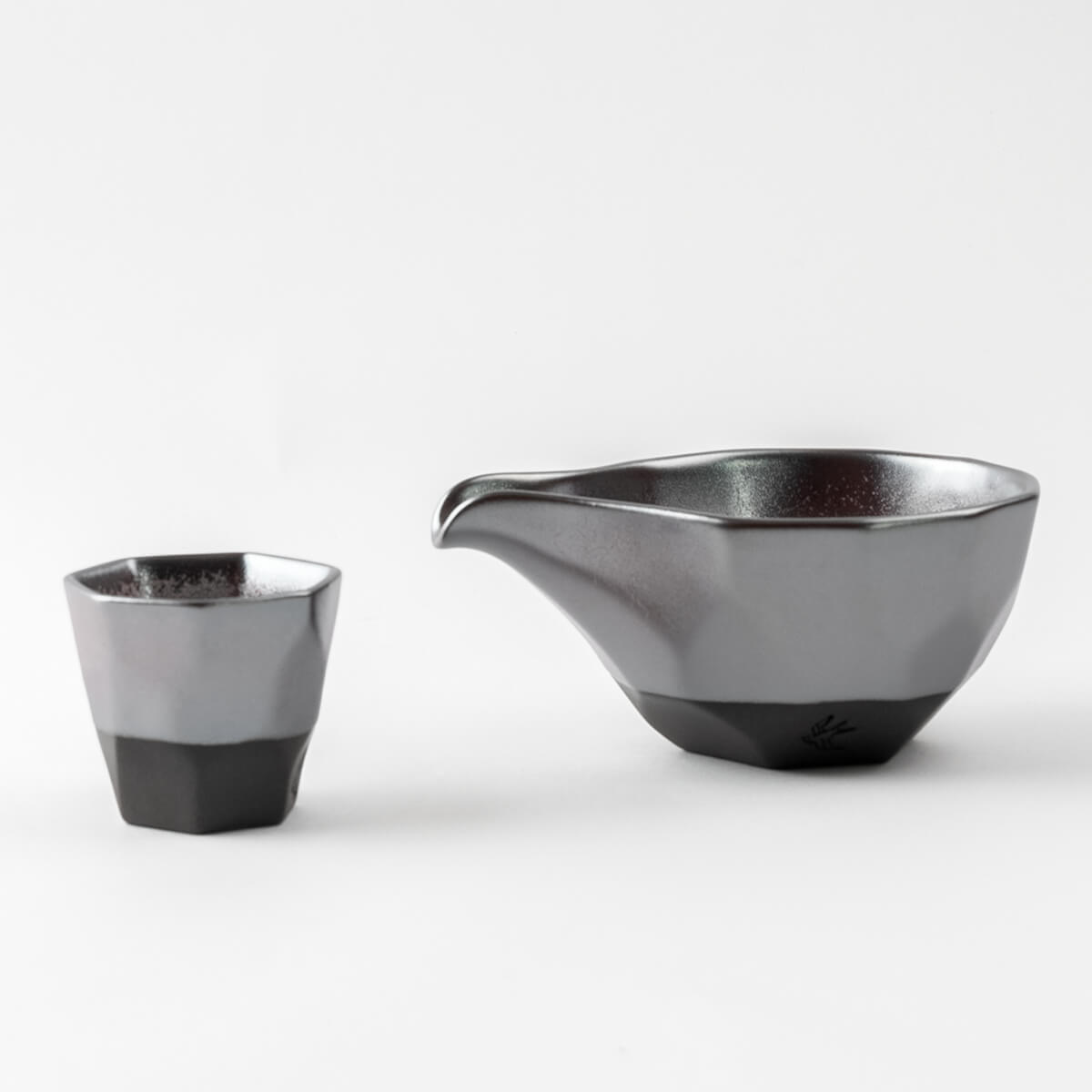 【21%OFF】ガーネット片口冷酒器 ぐい呑みのセット