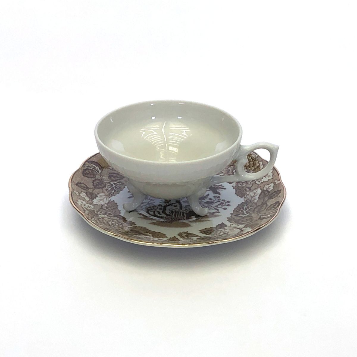 昭和レトロ 三つ足カップホワイトと茶色い花の受け皿
