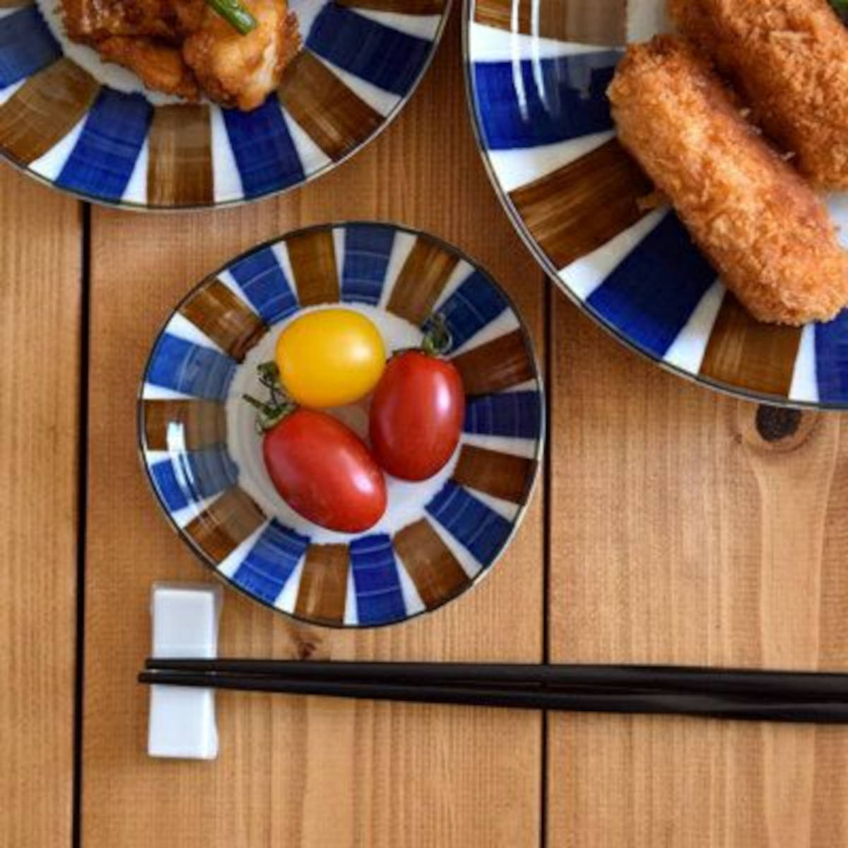 三角小皿 青茶サビ十草