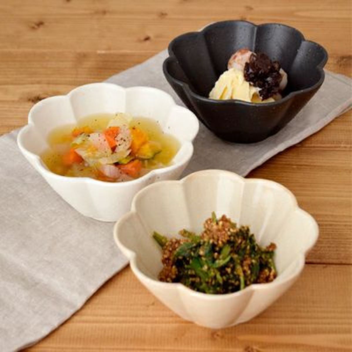 【minoruba】和食器 花咲き 煮物鉢