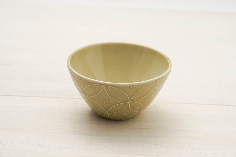 【32%OFF】特価品 茶碗2個 いっちん 七宝つなぎ ベージュ 日本製 ライスボウル 食器 かわいい 可愛い おしゃれ カフェ風 おうちカフェ