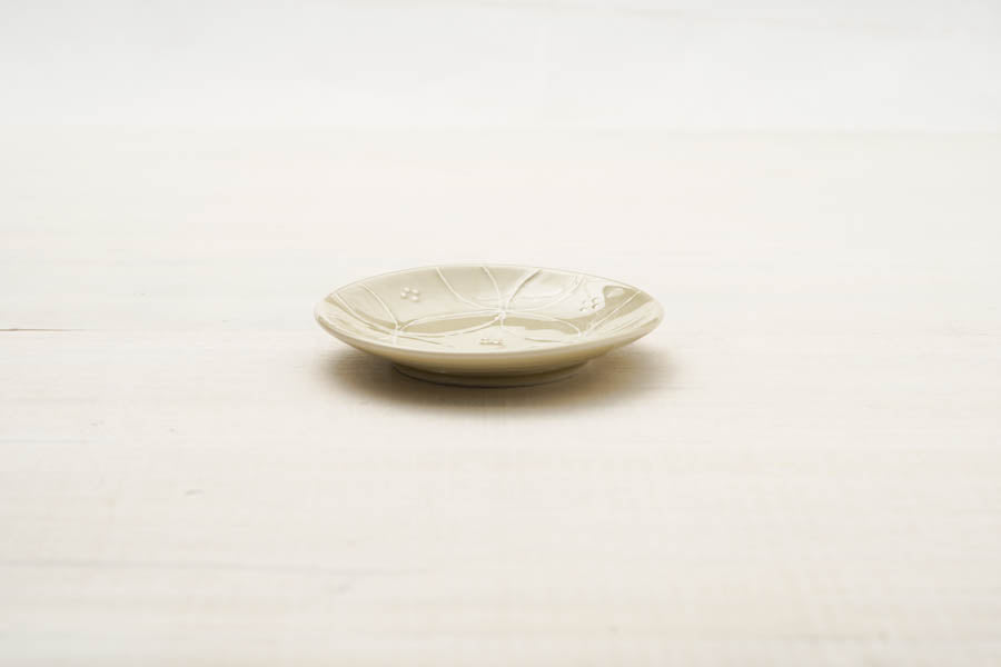 【33%OFF】特価品 豆皿5枚 いっちん 七宝つなぎ ベージュ 日本製 3.5皿 プレート 薬味皿 醤油皿 和食器 かわいい 可愛い おしゃれ カフェ風 おうちカフェ 美濃焼