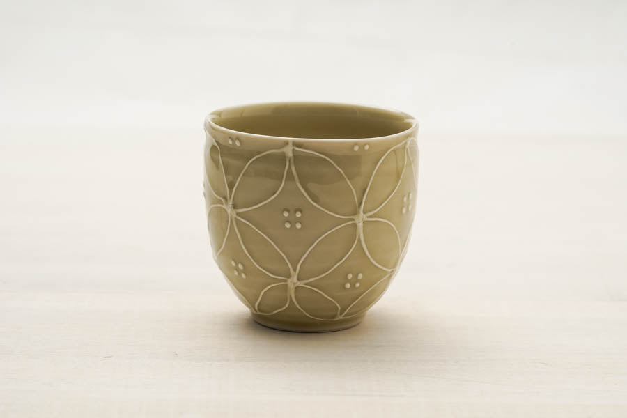 【32%OFF】特価品 湯呑み2個 いっちん 七宝つなぎ ベージュ 日本製 湯のみ 食器 かわいい 可愛い おしゃれ カフェ風 おうちカフェ 美濃焼