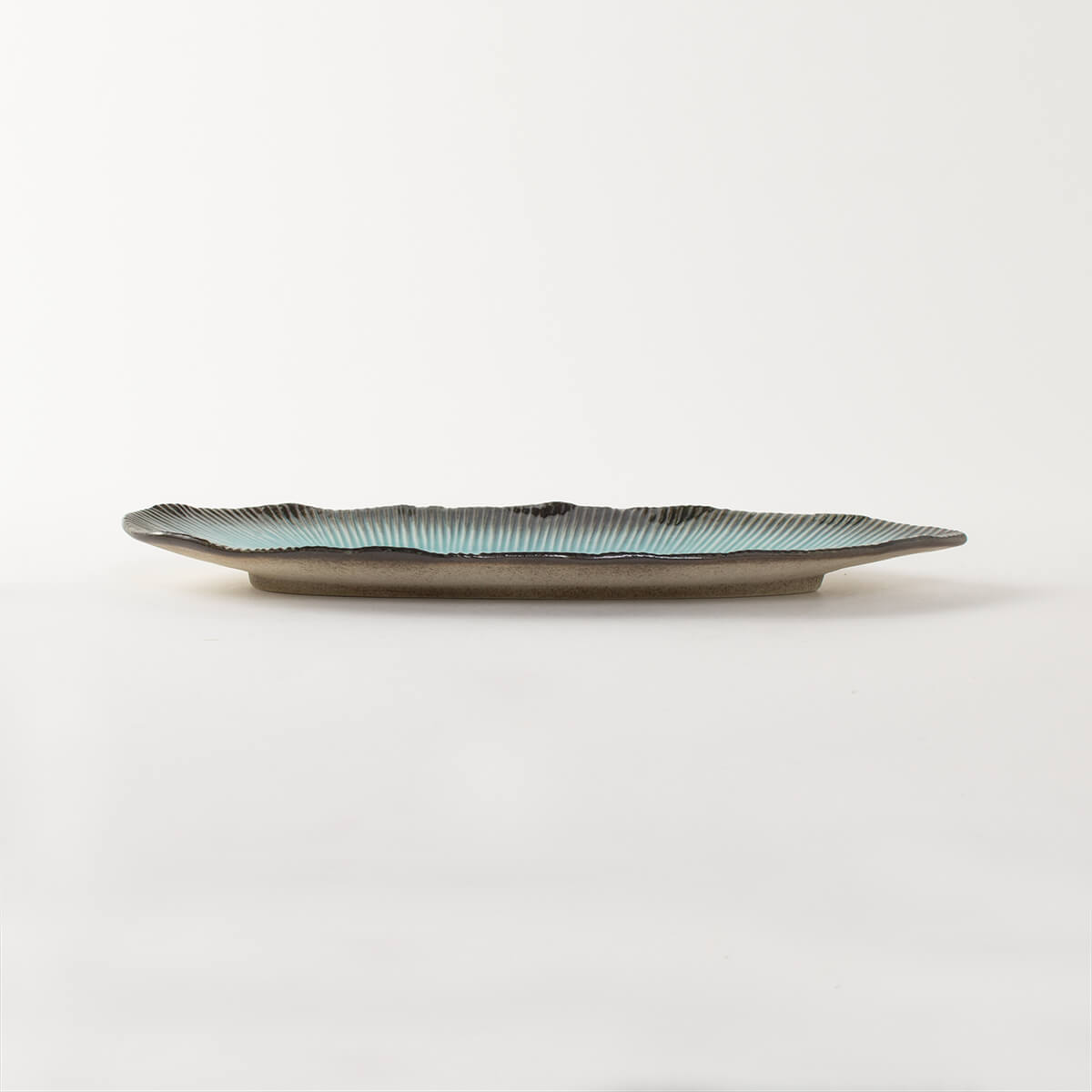 藍染スカイ 葉型楕円皿 – 陶土う庵