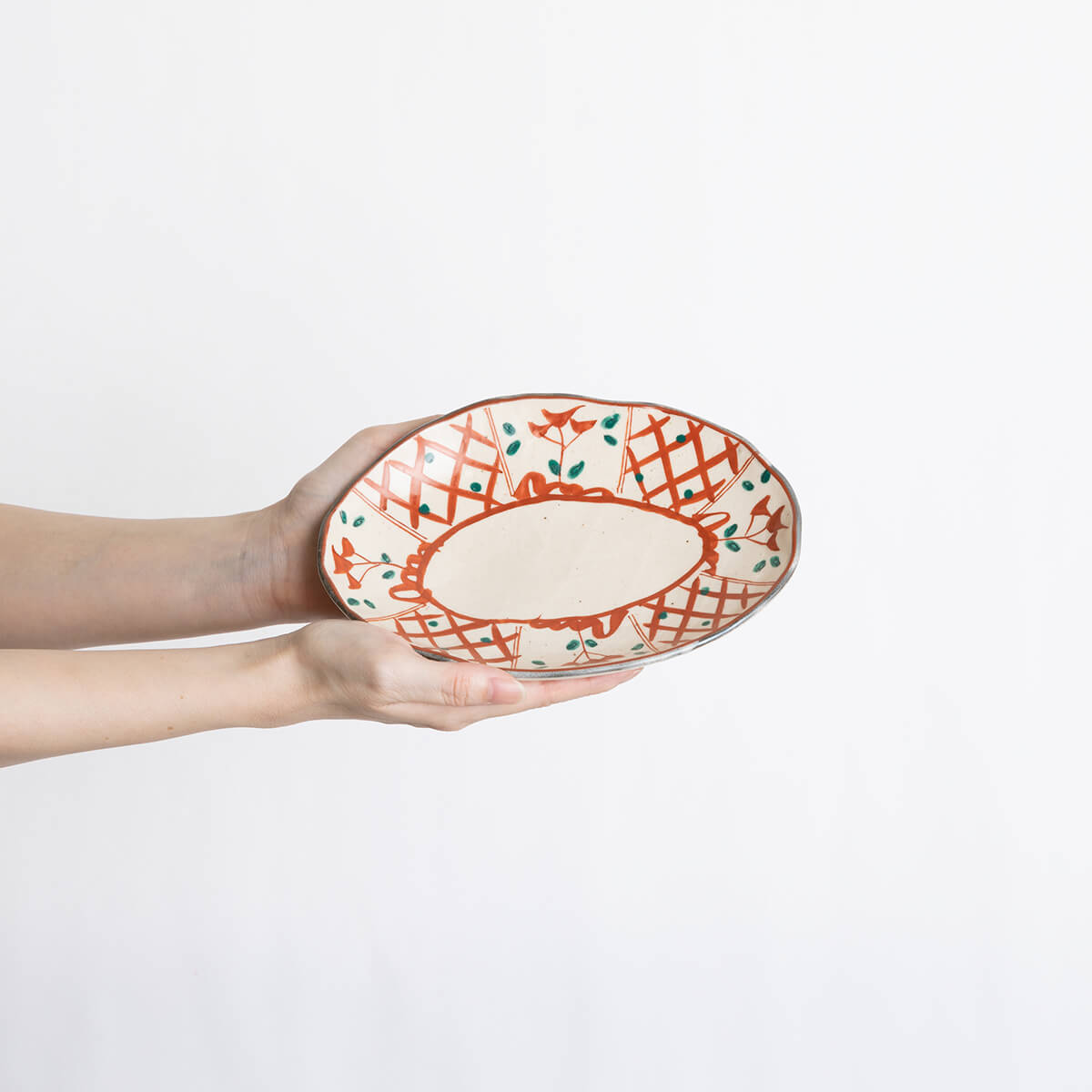 三ツ足楕円皿 手描き赤絵間取花