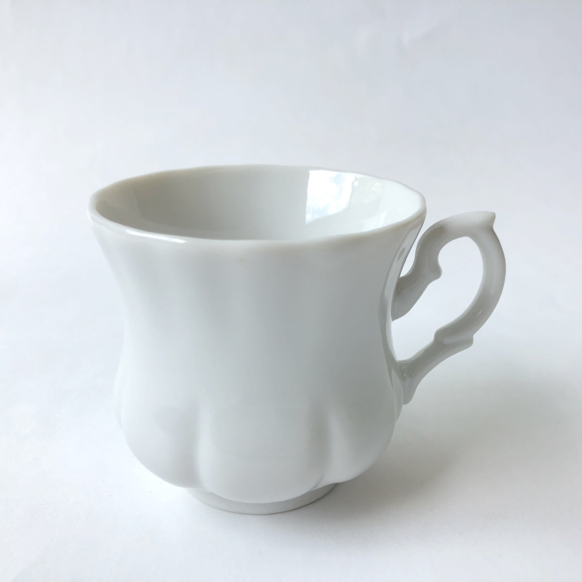 【60%OFF】特価品 レトロなコーヒー碗皿ペア バロック白