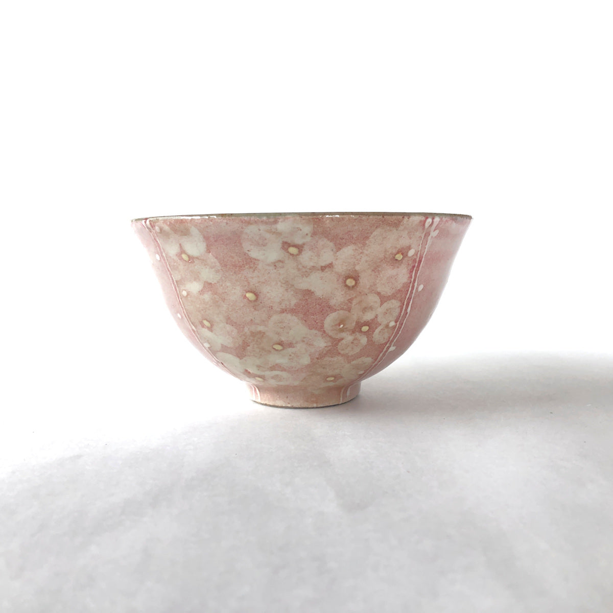 かわいい手描きのごはん茶碗 小花 ピンク