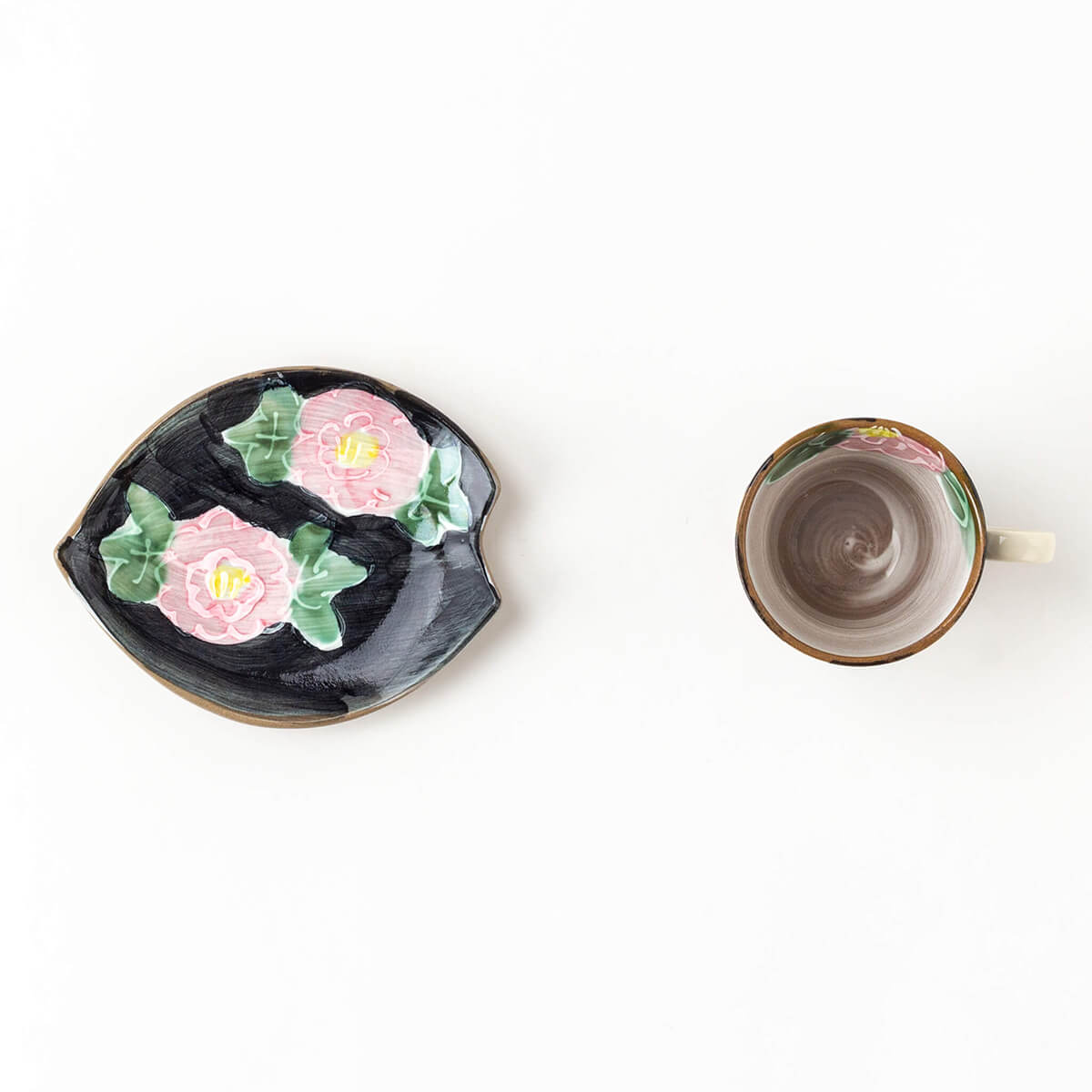 手描き 赤いボタン コーヒー碗皿