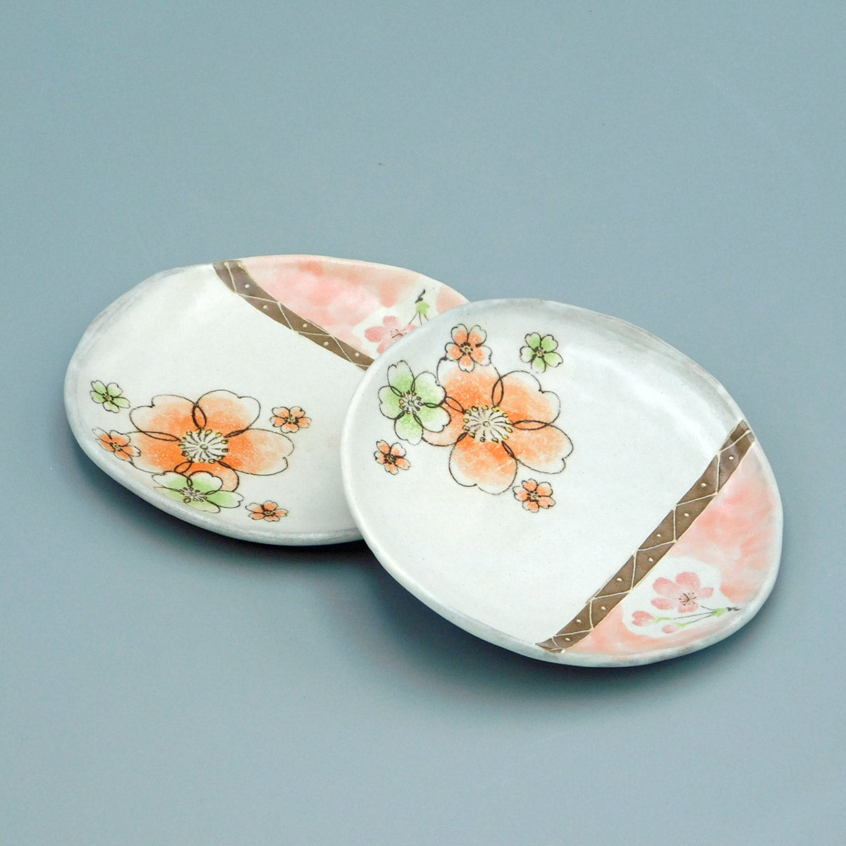 桜景色丸皿２枚セット – 陶土う庵