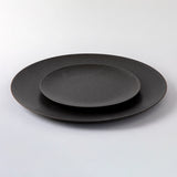 ｸﾞﾚｰｼﾞｭ黒マット皿大小28ｃｍと18ｃｍ