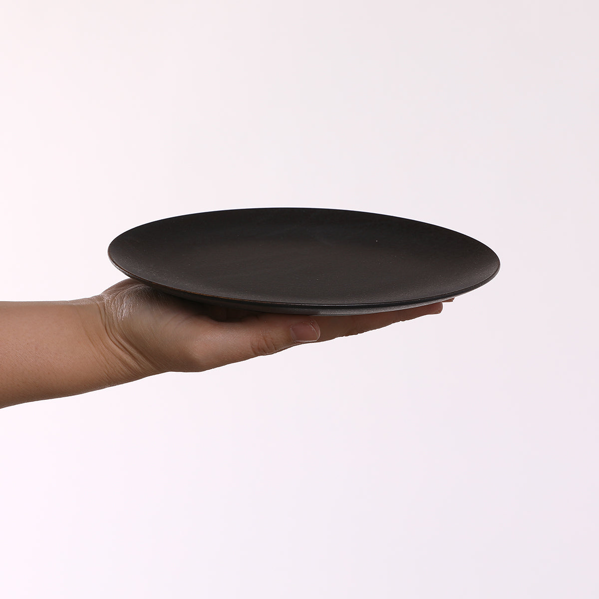 最安値新品くまちゃん様専用　グレージュ黒28cm皿　2枚 食器